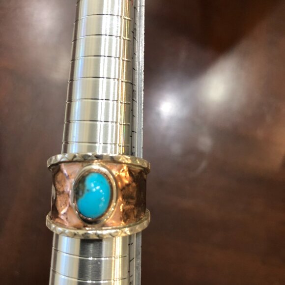 Turquoise Gemstone Ring - Oval Shape - Wide Hammered Copper Band - Size 10 - Picture 6 of 13